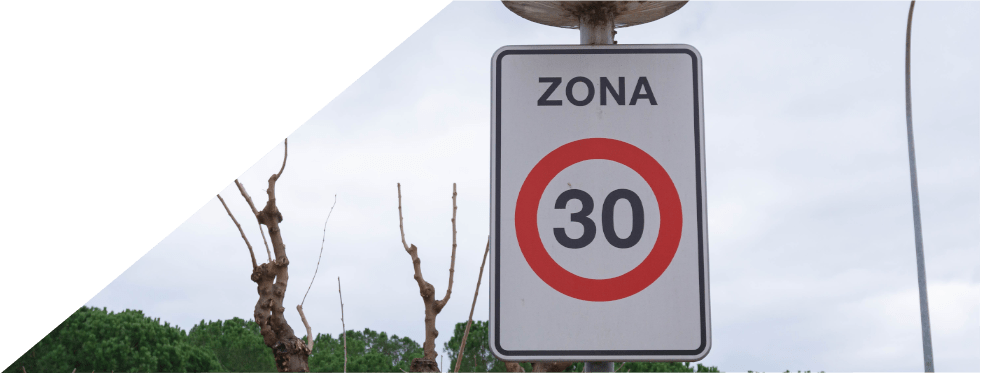 Sinal de trânsito de velocidade numa localidade